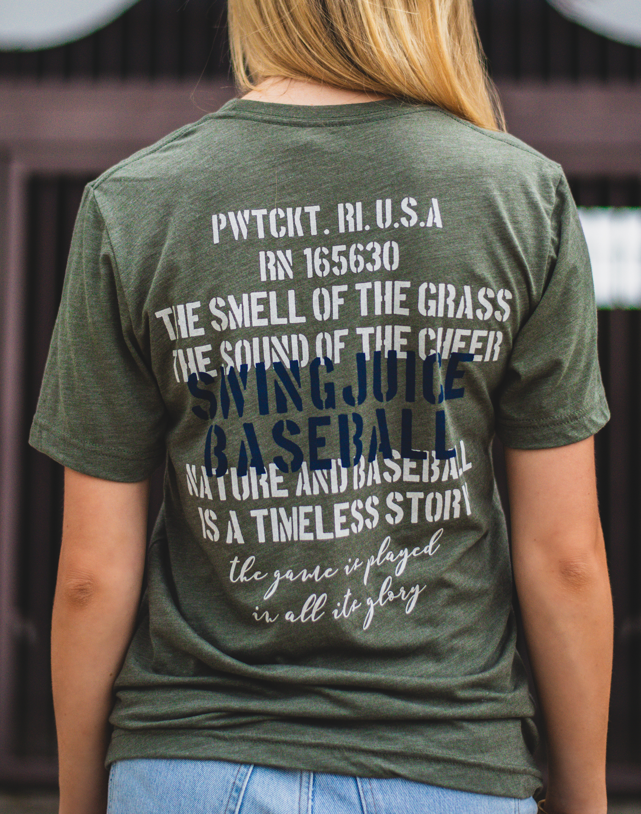 https://www.gun-ammo.com/wp-content/uploads/A0004/gunsphoto-2/mancaveandapparel-1/1-swingjuice-utility-baseball-unisex-short-sleeve-tee-back-girl-close-up-military-green.png